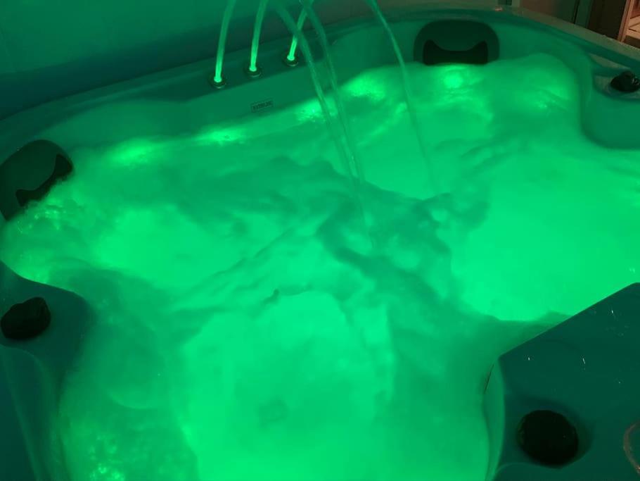 Ferienwohnung Perfect Couple Retreat To Unwind&Relax With Hottub Peacehaven Exterior foto
